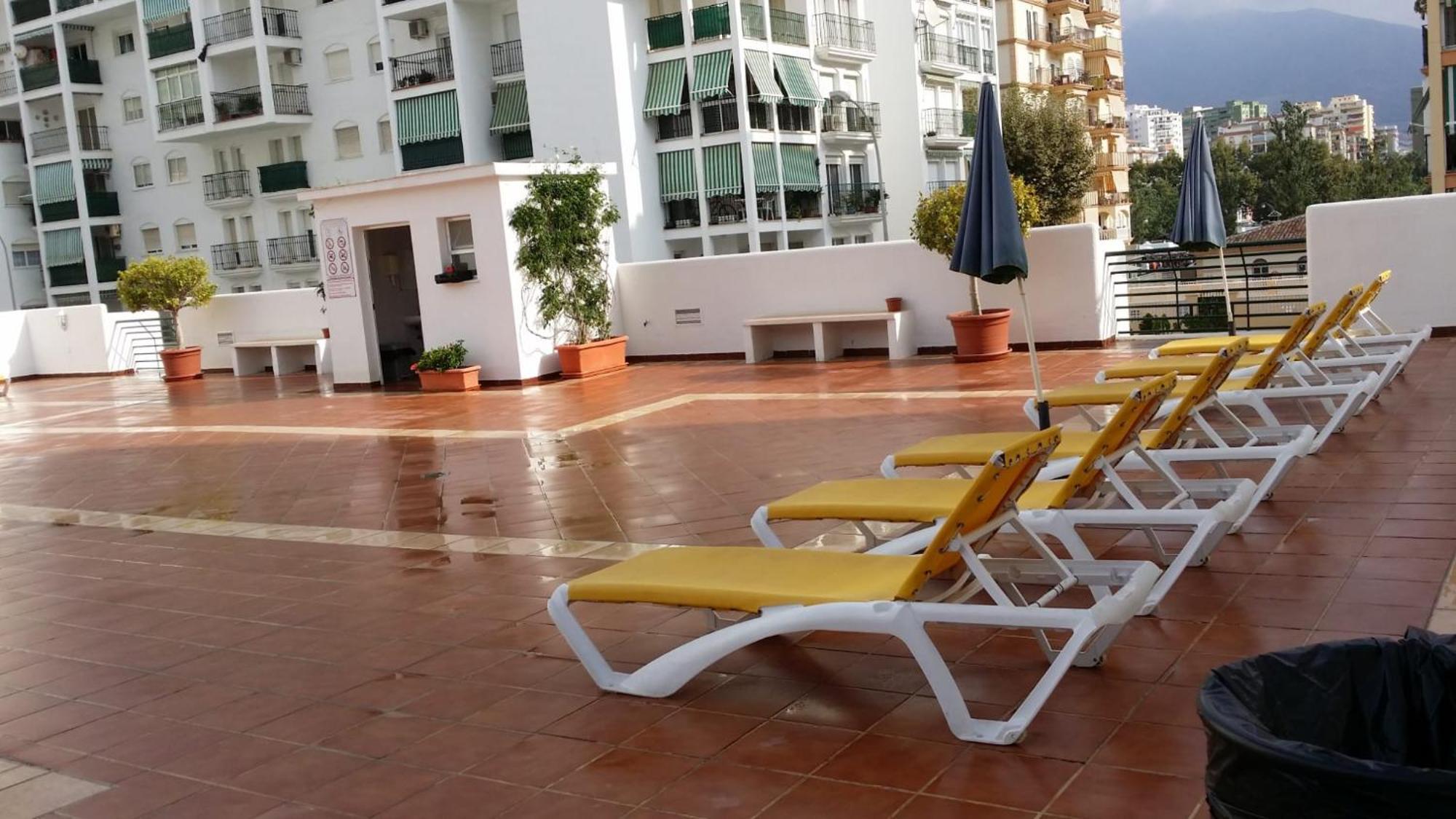 Cubo's De Lacroix & Pool * Fuengirola