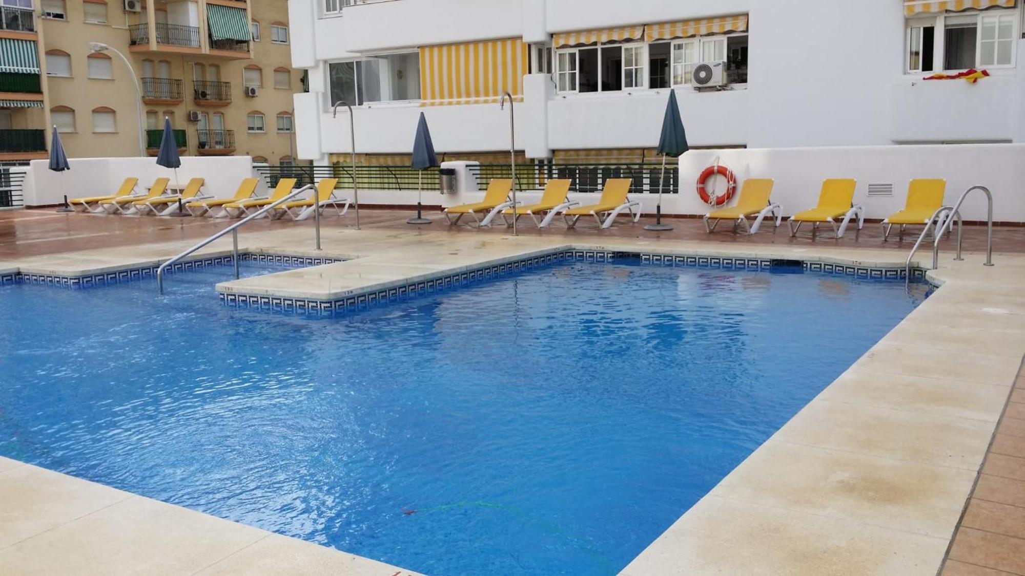 Cubo's De Lacroix & Pool * Fuengirola