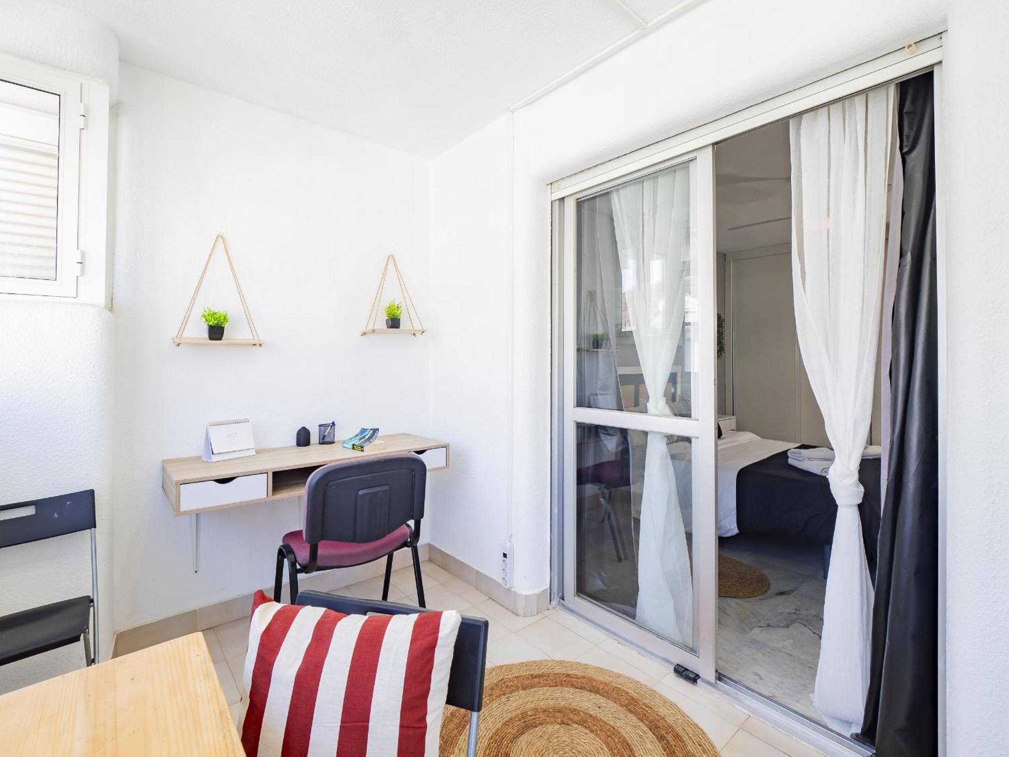 Cubo's De Lacroix & Pool Leilighet