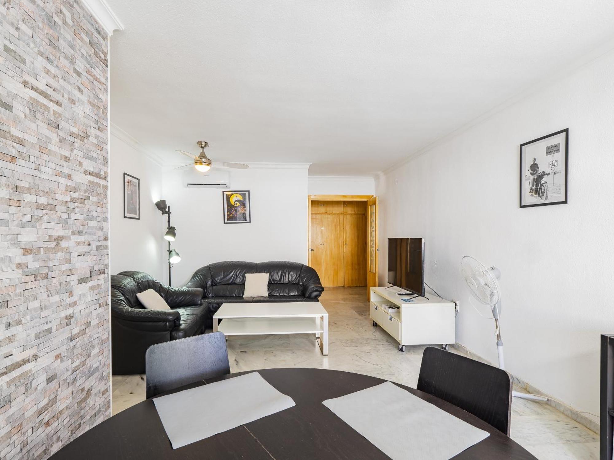 Cubo's De Lacroix & Pool Fuengirola